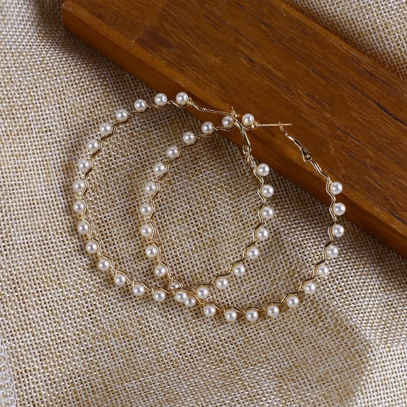 Beautiful Gold Plated Pearl Hoop Earrings - Picture 3 of 7